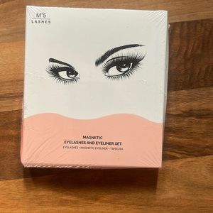 Magnetic eyelashes and eyeliner set
